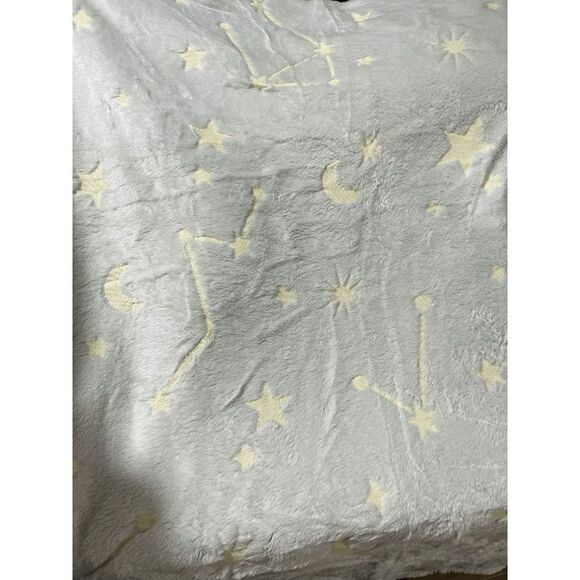 Glow in The Dark Throw Blanket Soft Cozy Flannel Fleece Blanket 50 x 60 Inches - Picture 9 of 9